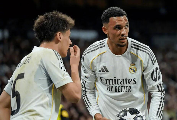 kaiyun-基恩怒批阿诺德欧冠防守失误：孩子般错误不配伟大后卫|皇马|英格兰|拜仁|亚历山大-阿诺德|拜仁慕尼黑_新浪体育_新浪新闻